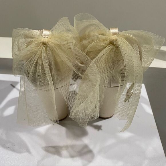 Badgley Mischka Women's Kim Heeled Sandal Bow Block Heel Ivory Satin Size 7.5 - Picture 3 of 7